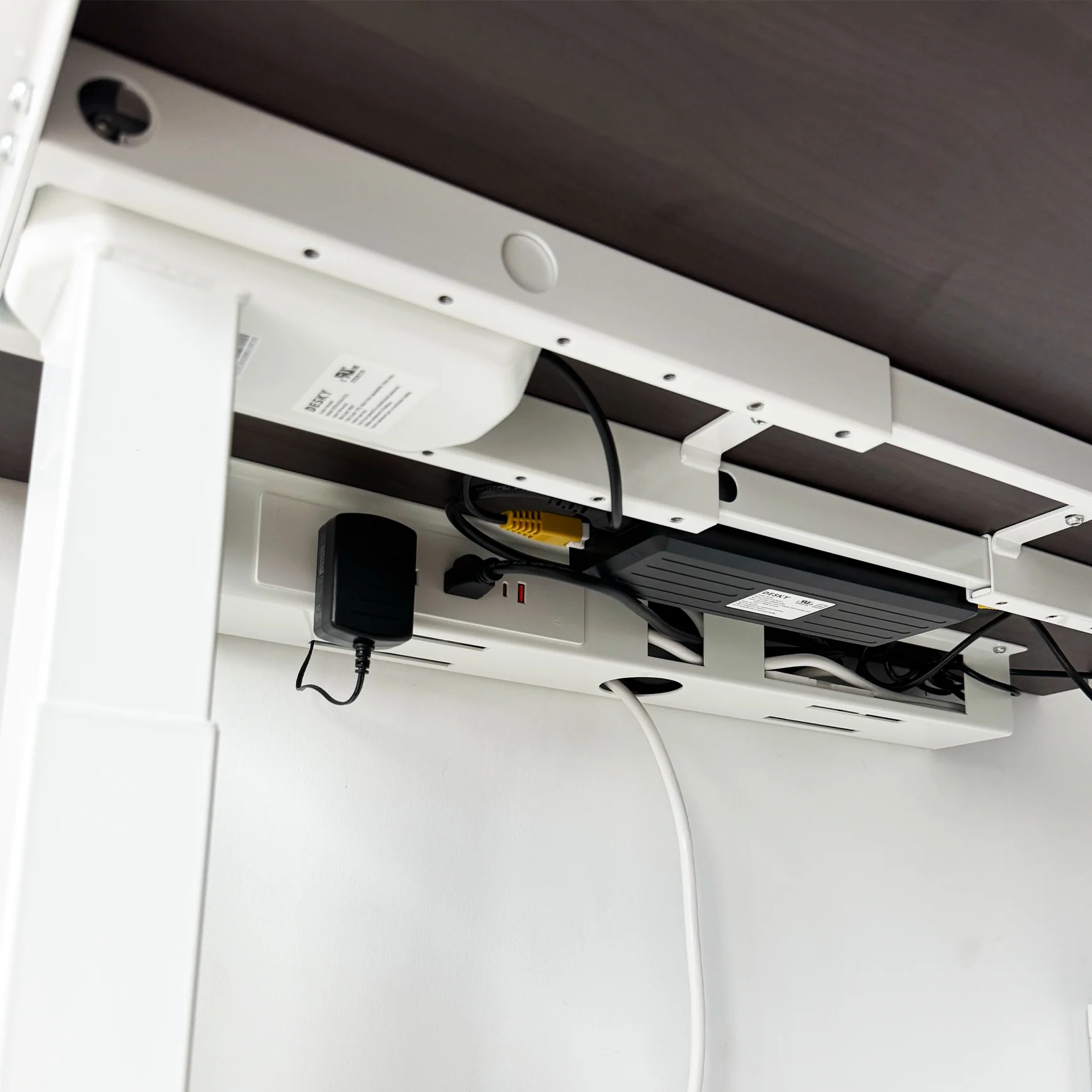 Desky Mini Cable & Power Tray - Image 5