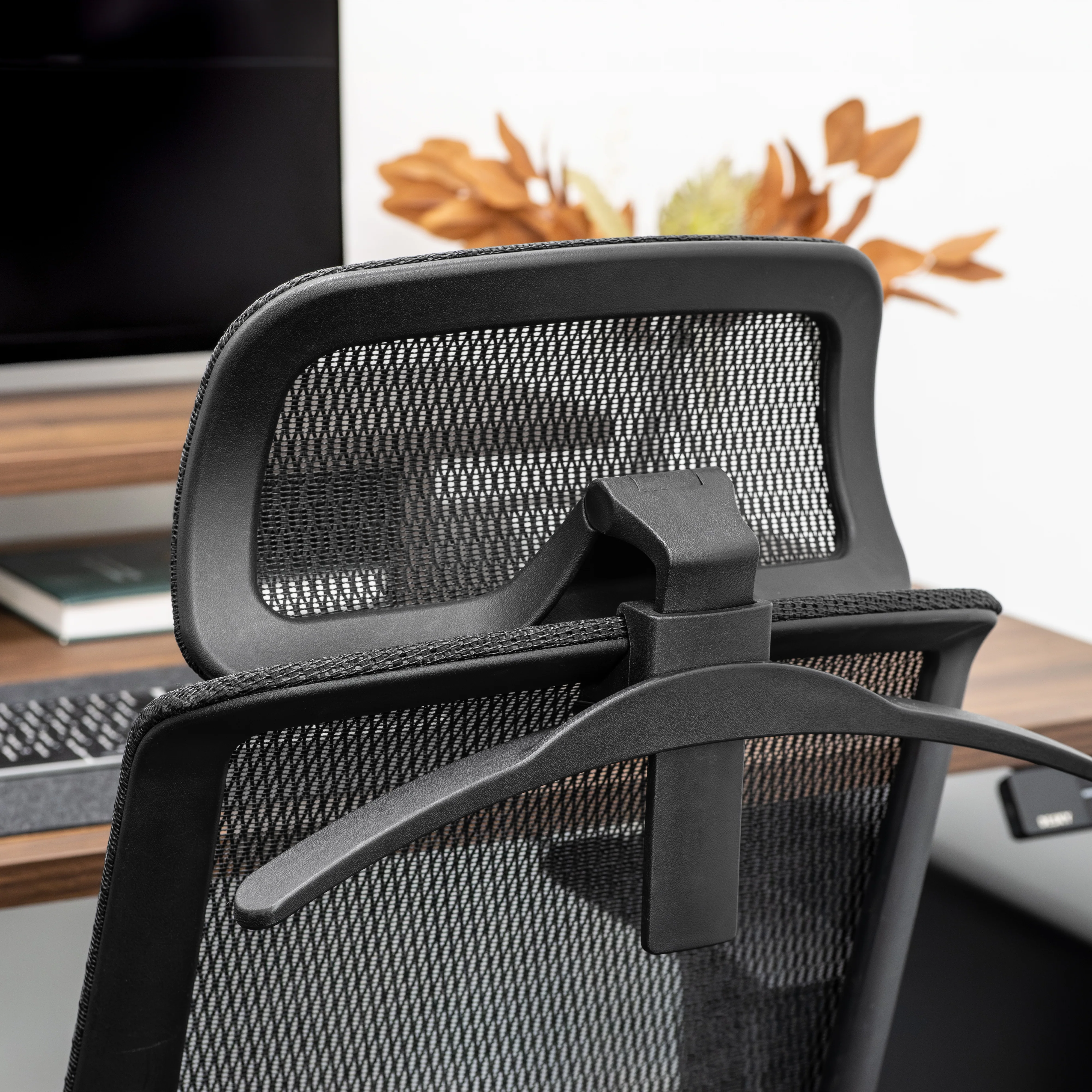 Desky Adjustable High Back Mesh Chair - Image 9