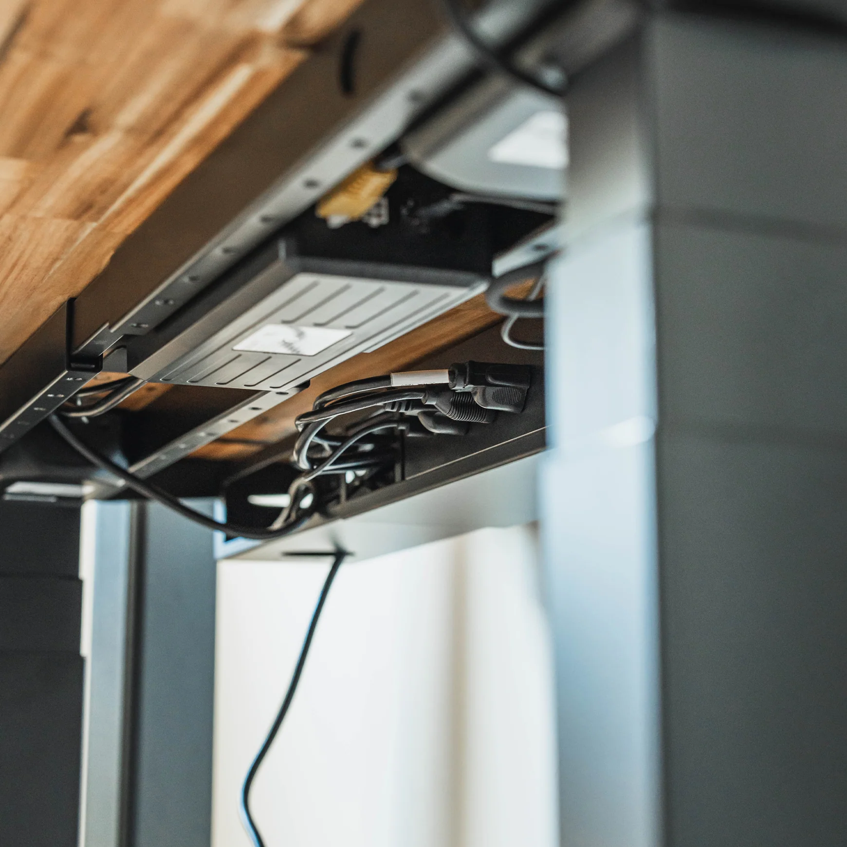 Desky Integrated Cable & Power Channel - Image 13