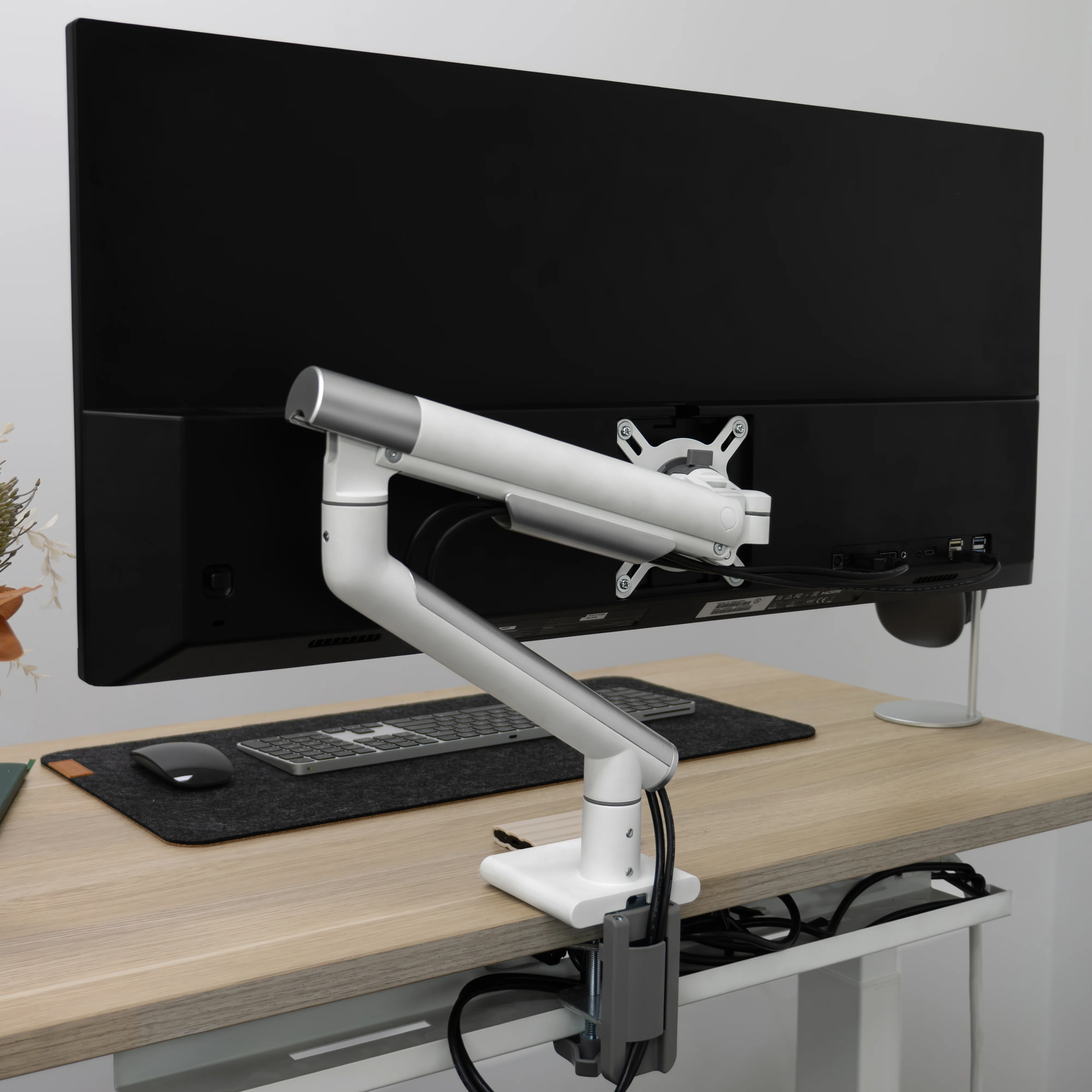 Desky Single Slim Aluminium Monitor Arm - Image 3