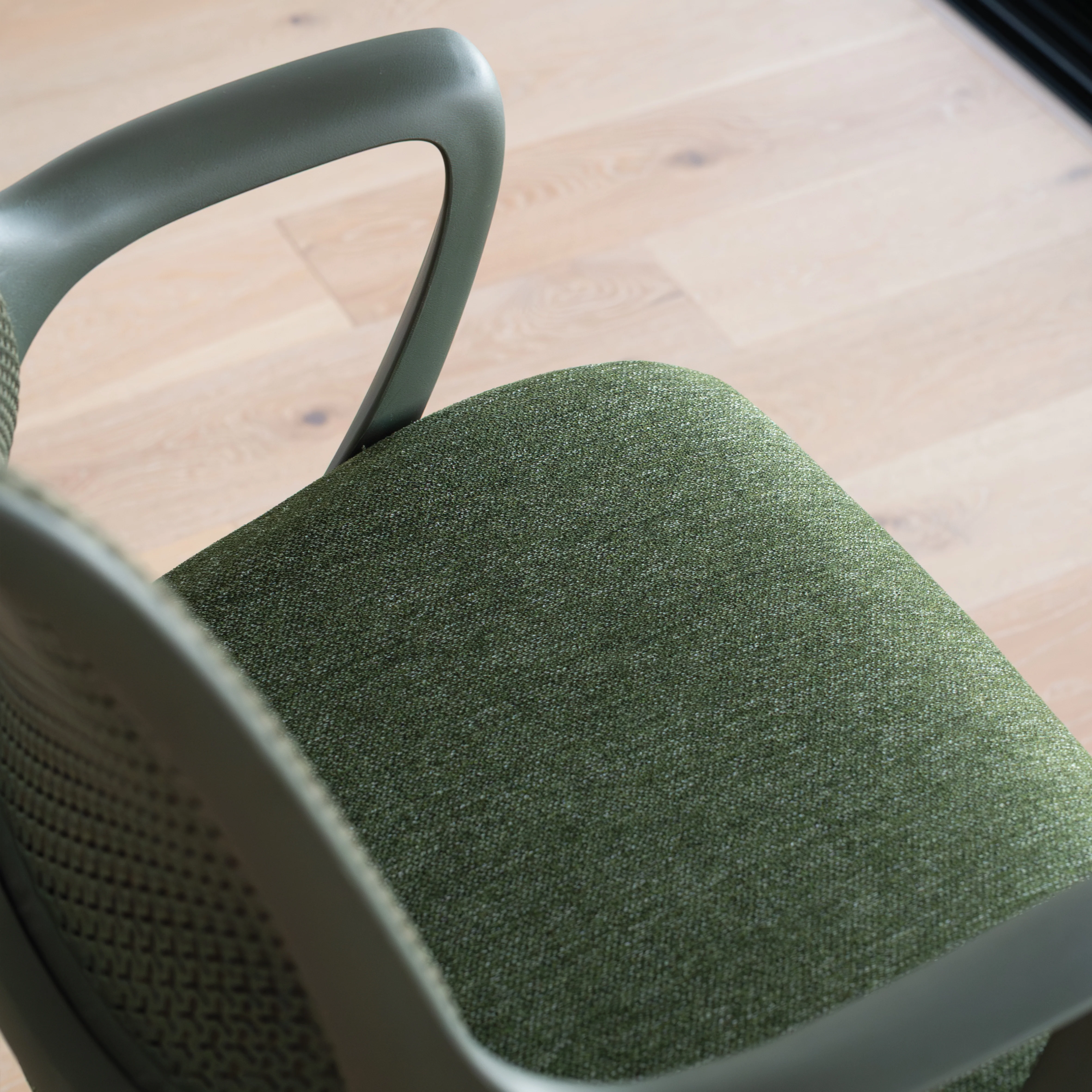 Desky Evoque Low Back Office Chair - Image 8