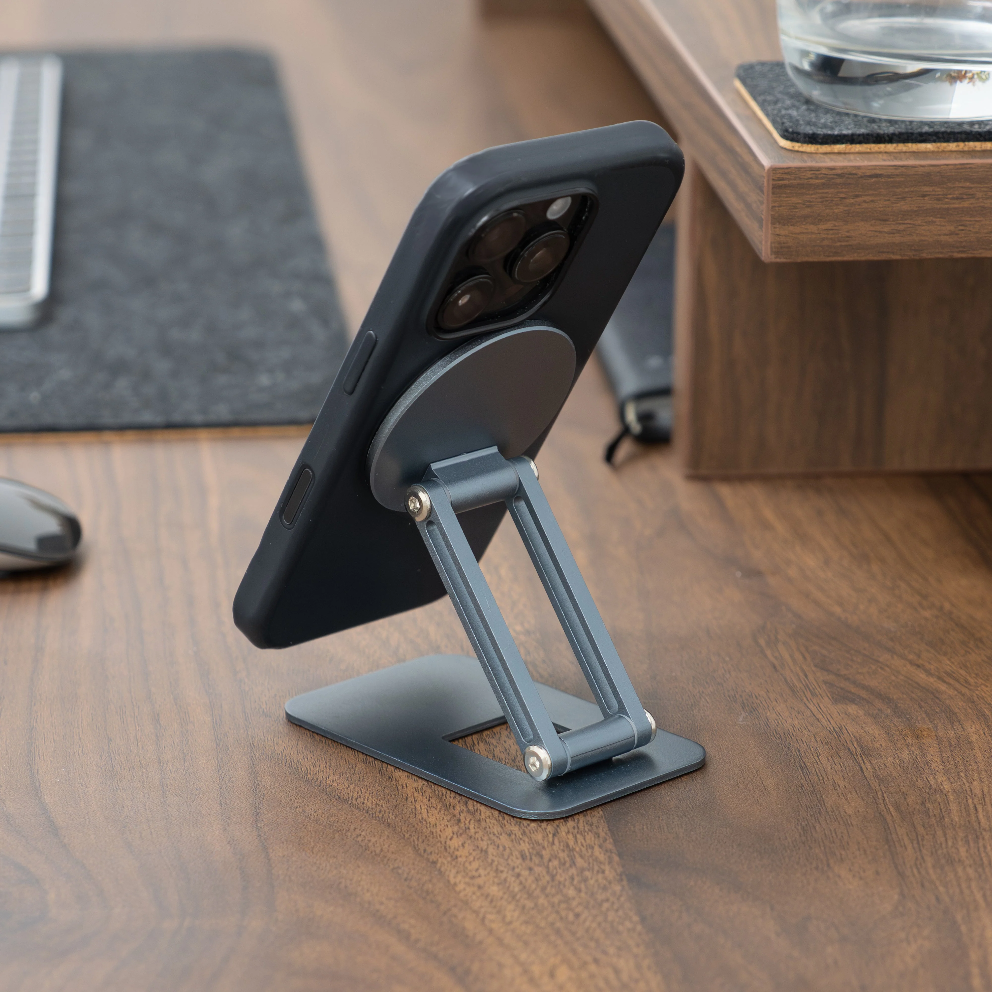 Desky Magsafe Foldable Phone Stand - Image 4