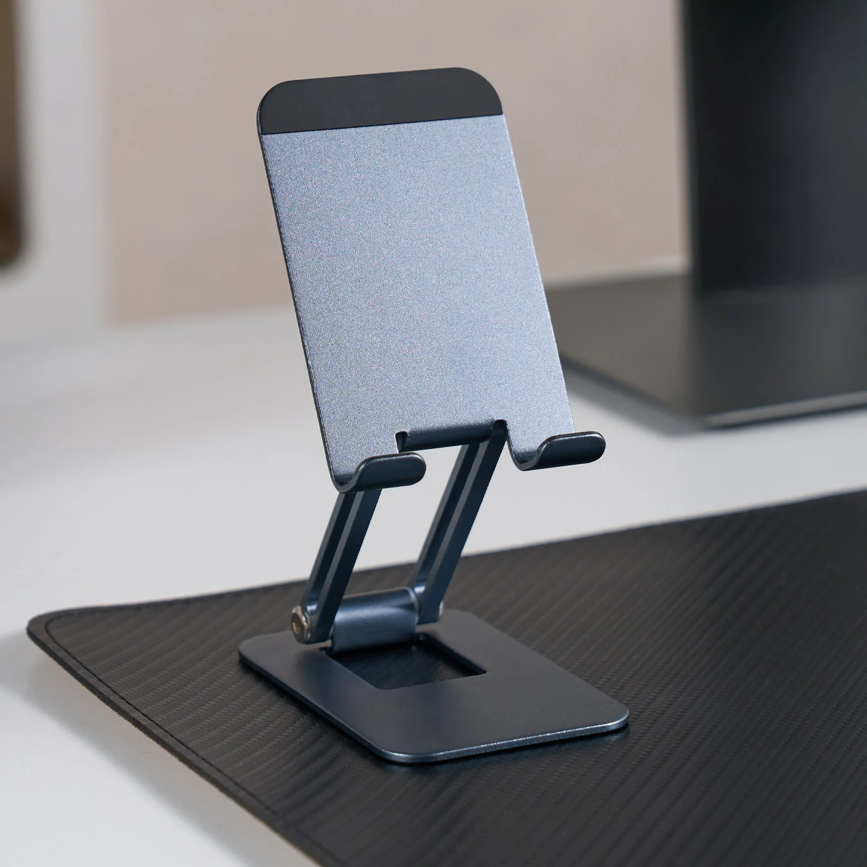 Desky Foldable Pro Phone Stand - Image 3