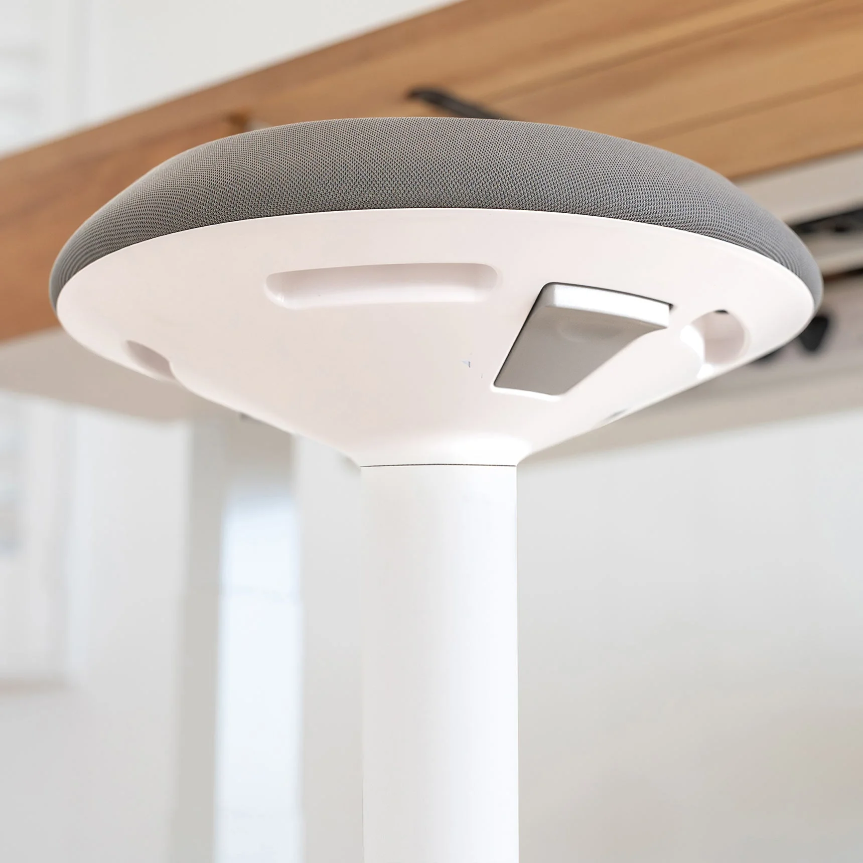 Desky Sit Stand Motion Stool - Image 4