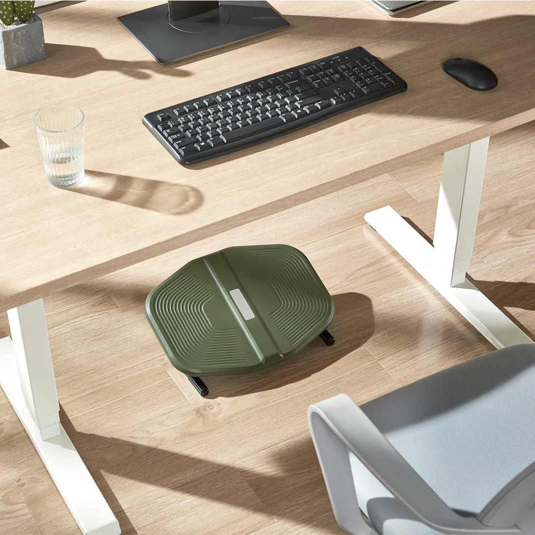 Desky Rippled Foot Rest - Image 5